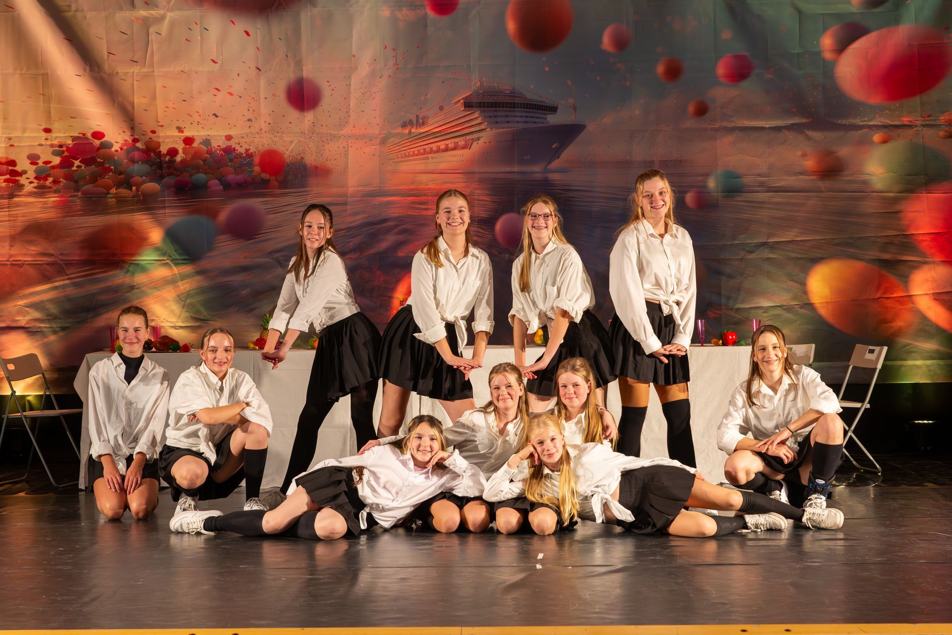 Tanzgruppe auf der Bühne