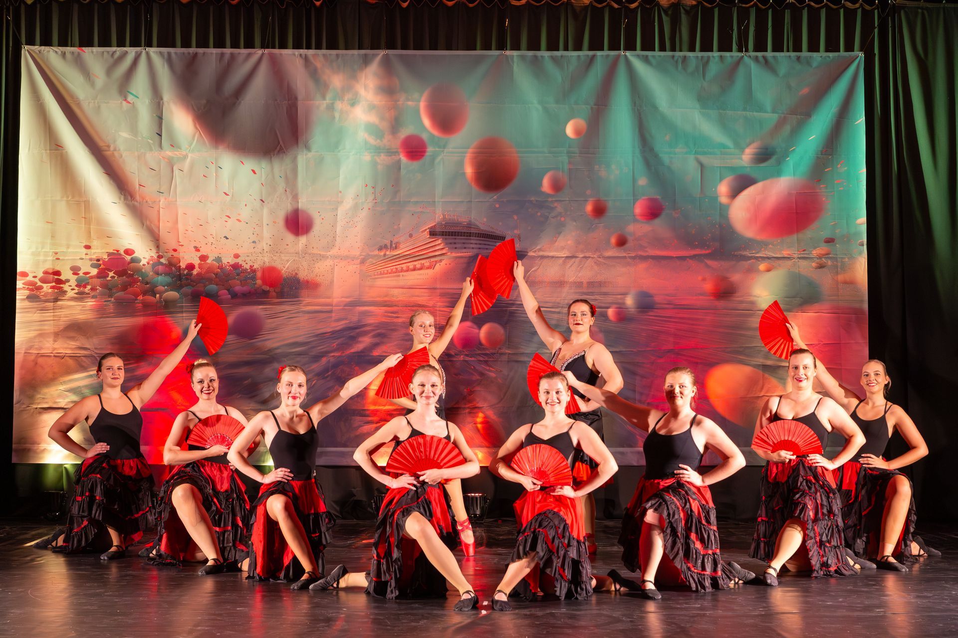 Tanzgruppe auf der Bühne