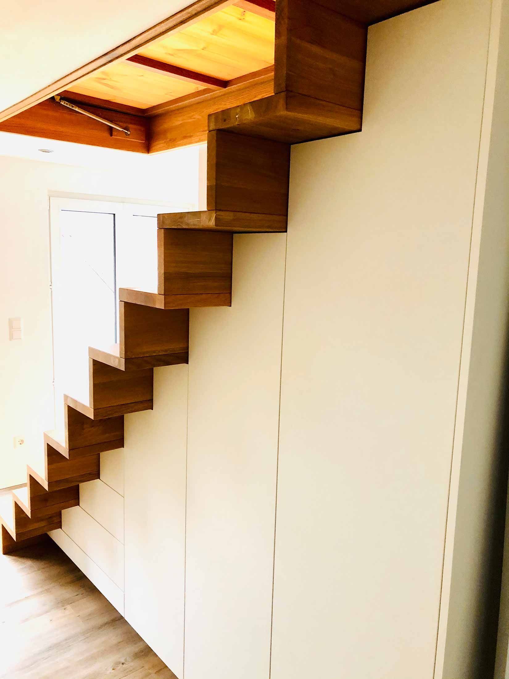 Pautz Möbelmanufaktur -Einbauschrank Treppe