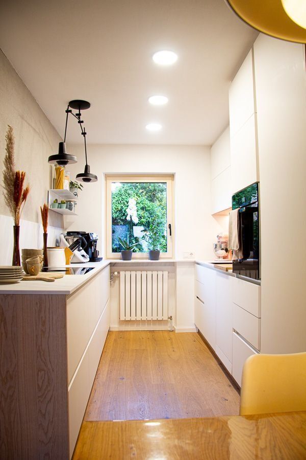 moderne Küche mit Fenix Front und Bora Kochfeld in Nürnberg