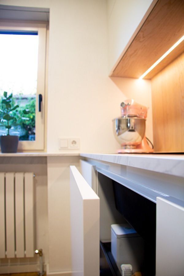 moderne Küche mit Fenix Front und Bora Kochfeld in Nürnberg