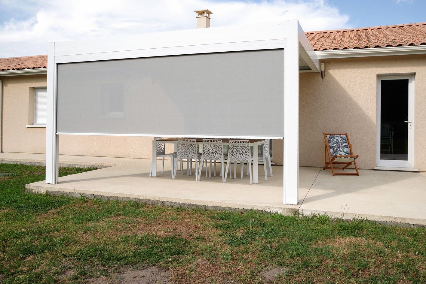 Store de pergola blanche