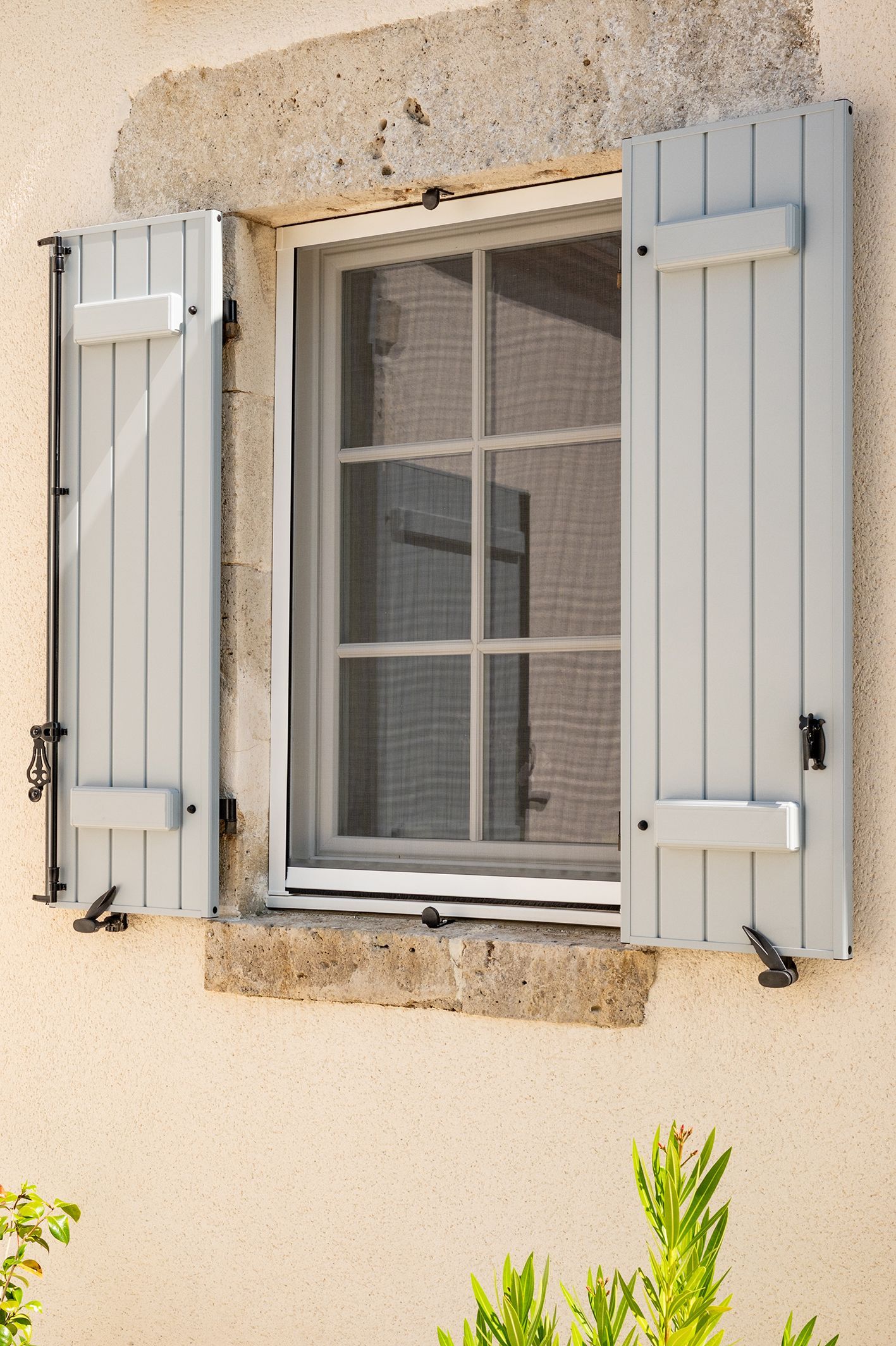 Mise en place de volets battants Poséidon