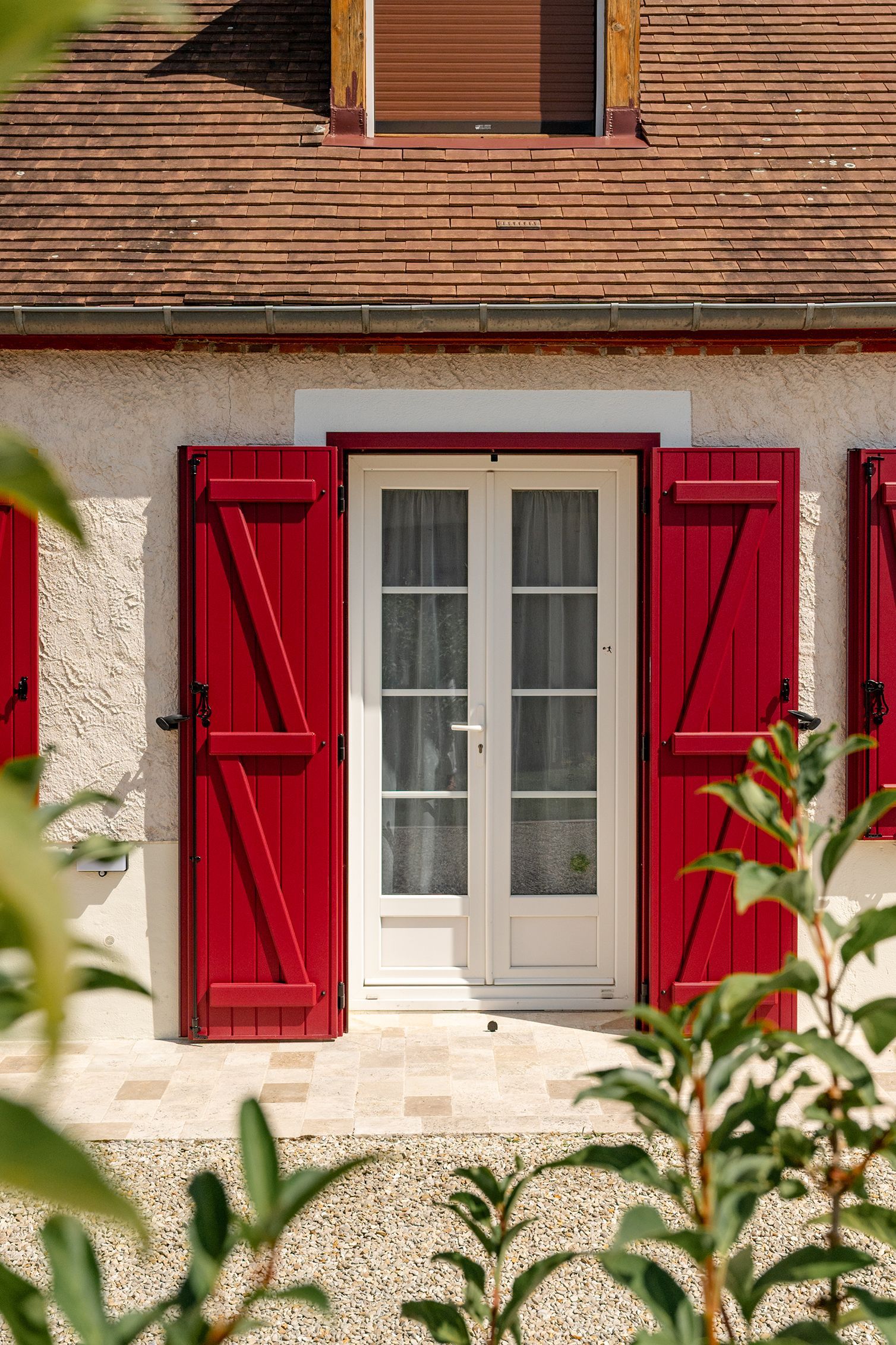 Volets battants Zeus bordeaux pour porte-fenêtre