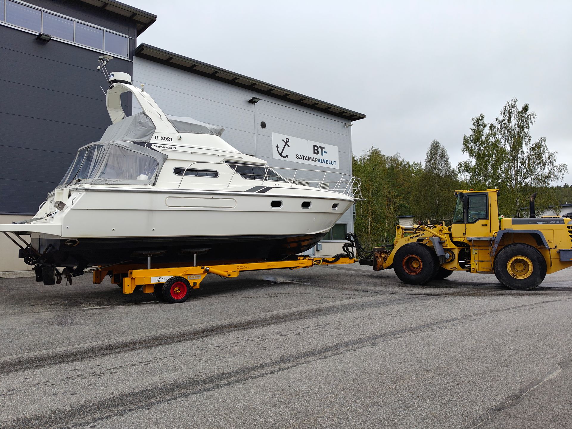 Luo Alt-tekstitunnisteet hakukoneoptimointia ja saavutettavuutta varten.