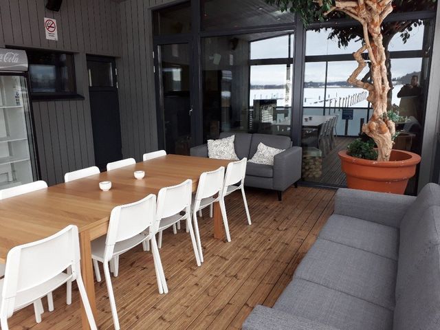 Luo Alt-tekstitunnisteet hakukoneoptimointia ja saavutettavuutta varten.