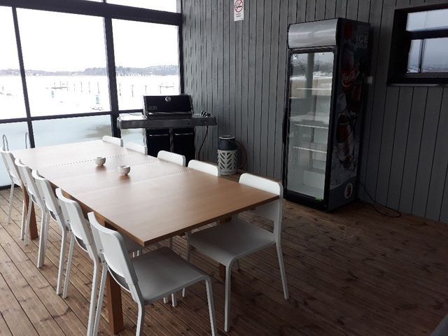 Luo Alt-tekstitunnisteet hakukoneoptimointia ja saavutettavuutta varten.