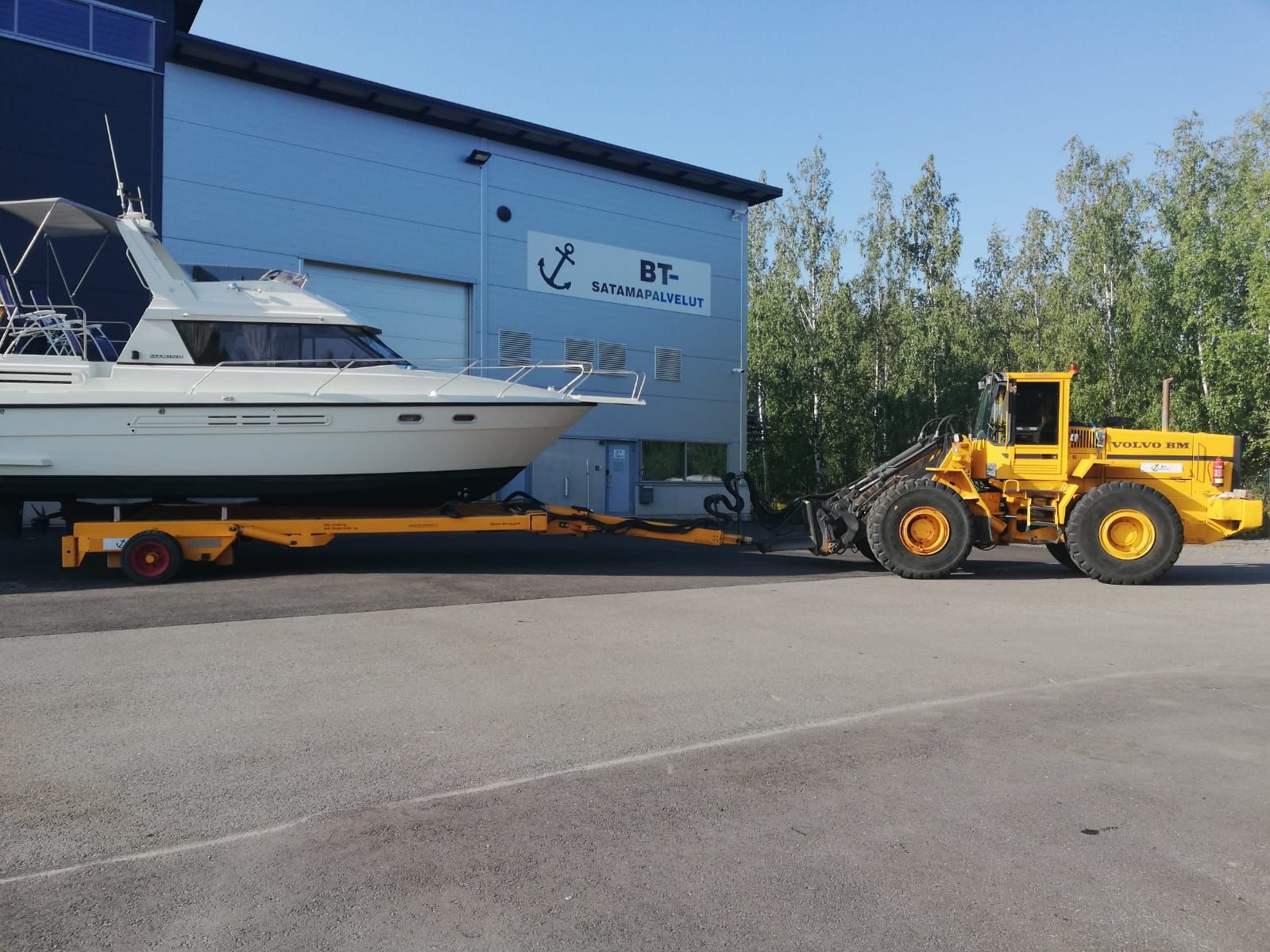 Luo Alt-tekstitunnisteet hakukoneoptimointia ja saavutettavuutta varten.