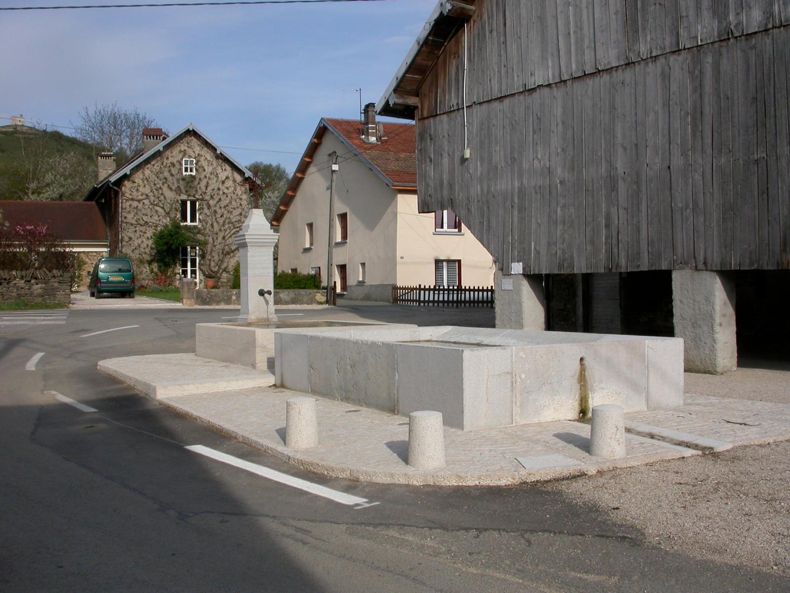 Rénovation d'une fontaine en pierre