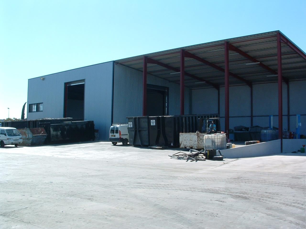 Extérieur d'un bâtiment de recyclage