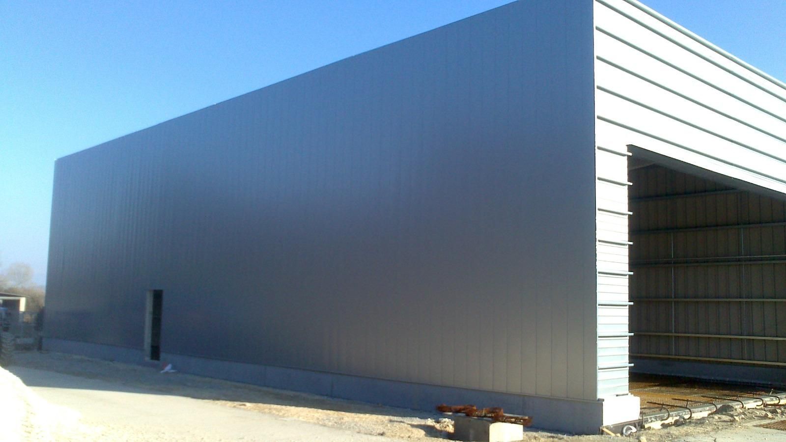 Côté d'un bâtiment métallique pour EDF