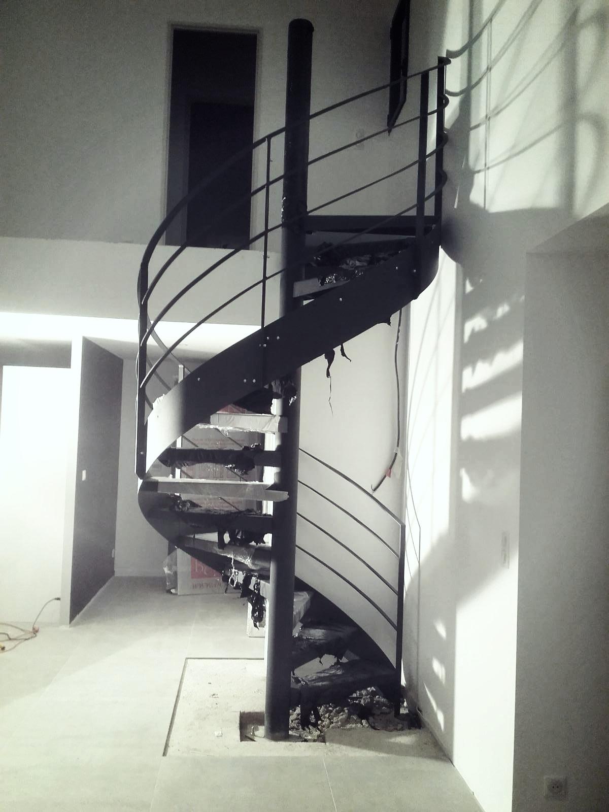 escalier helicoidal metallique moderne contemporain (10)