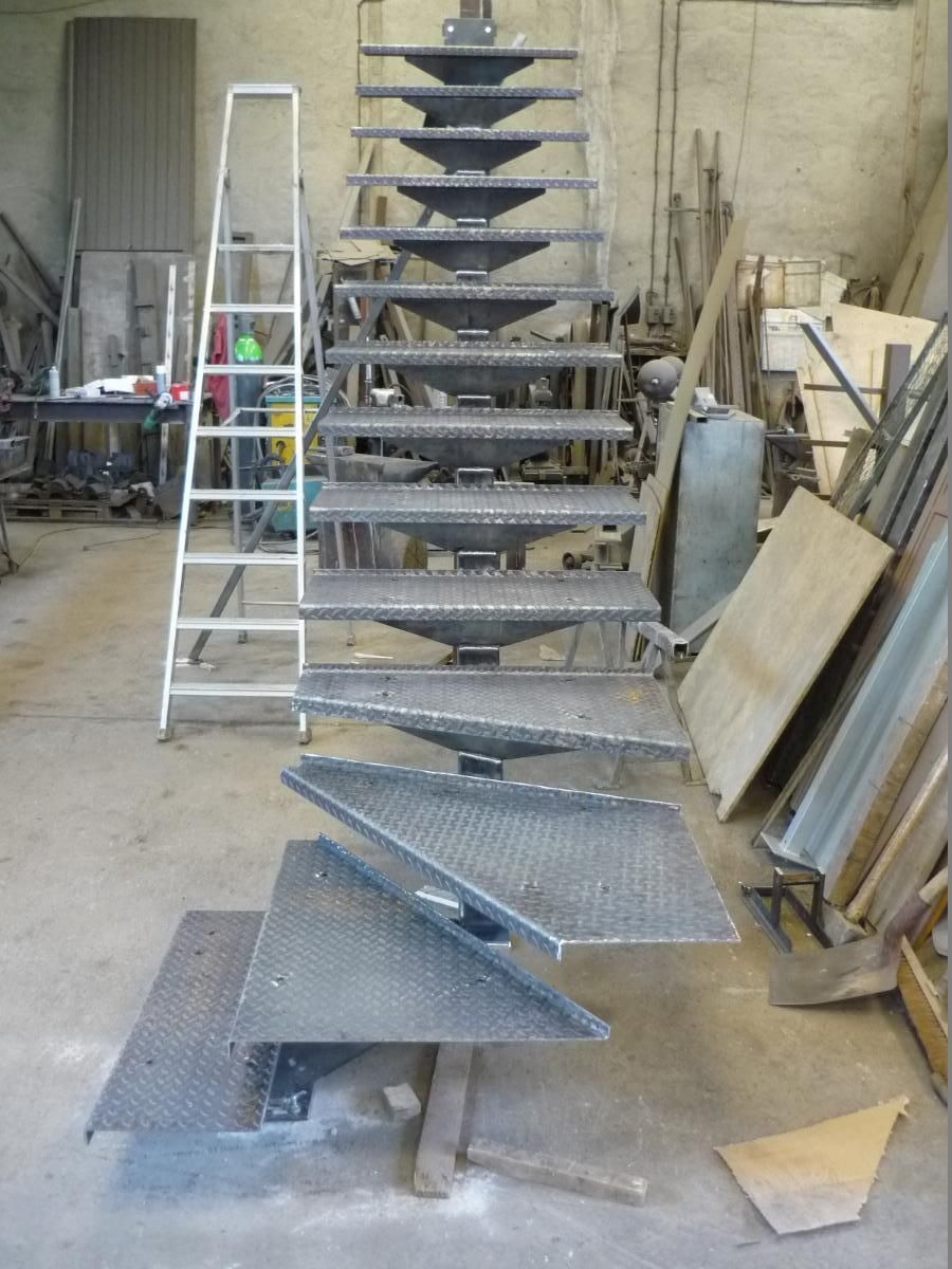 Escalier métallique en cours de fabrication