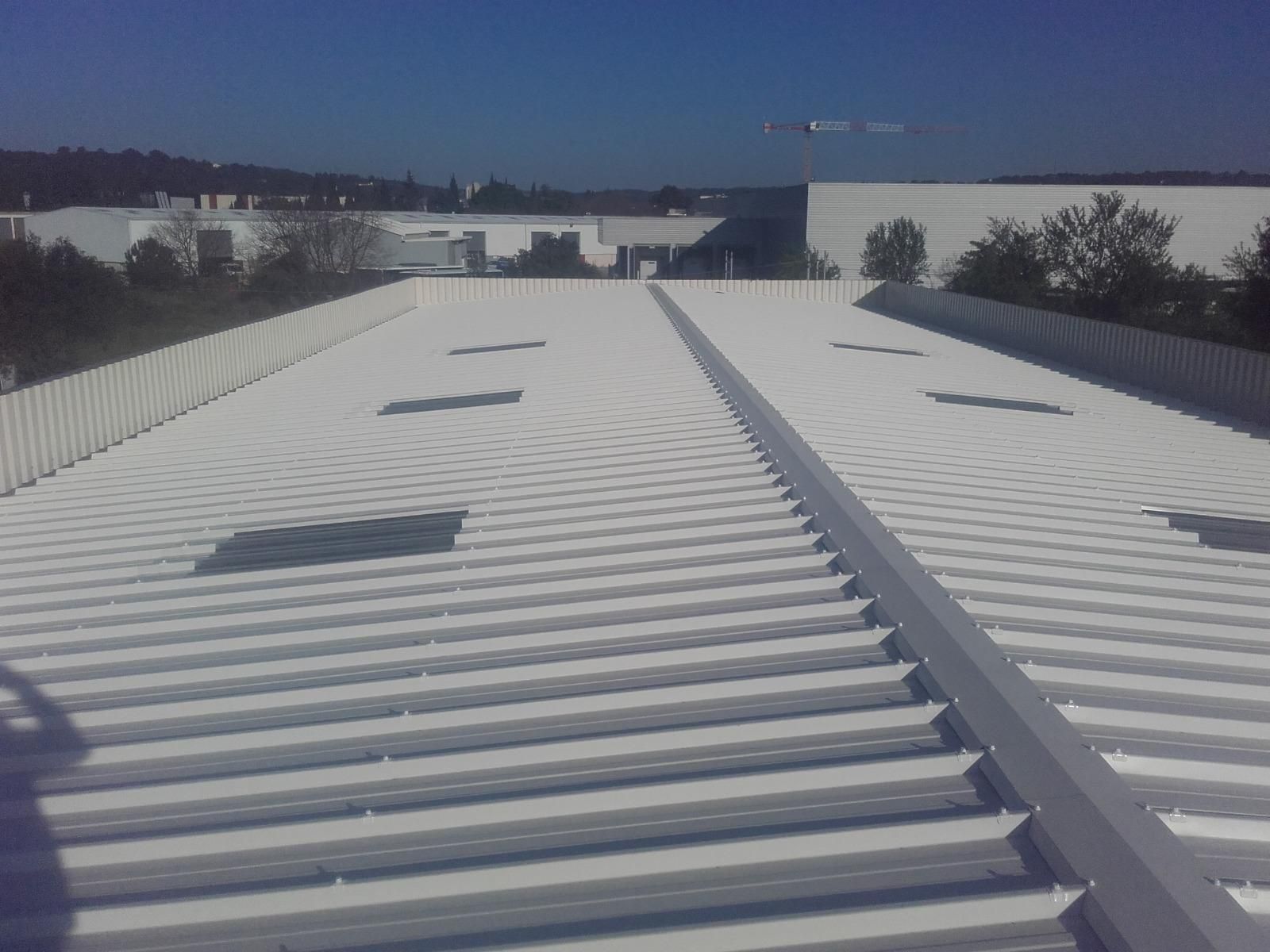 Détail d'un toit en métal