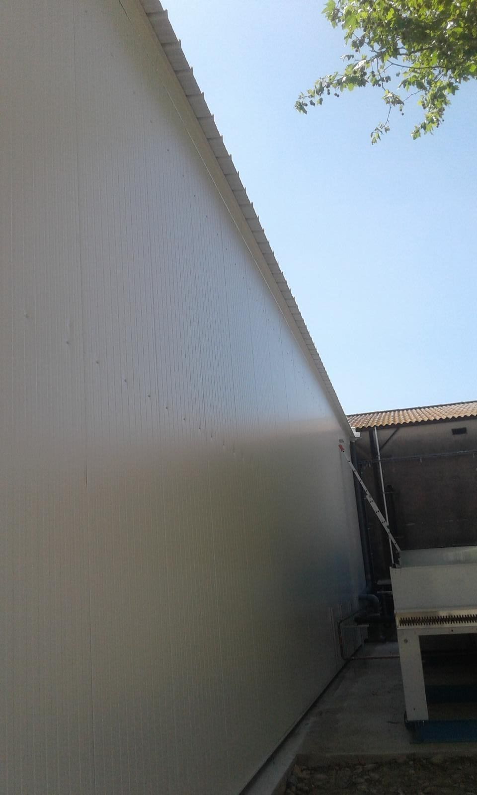 Mur extérieur de la chambre froide