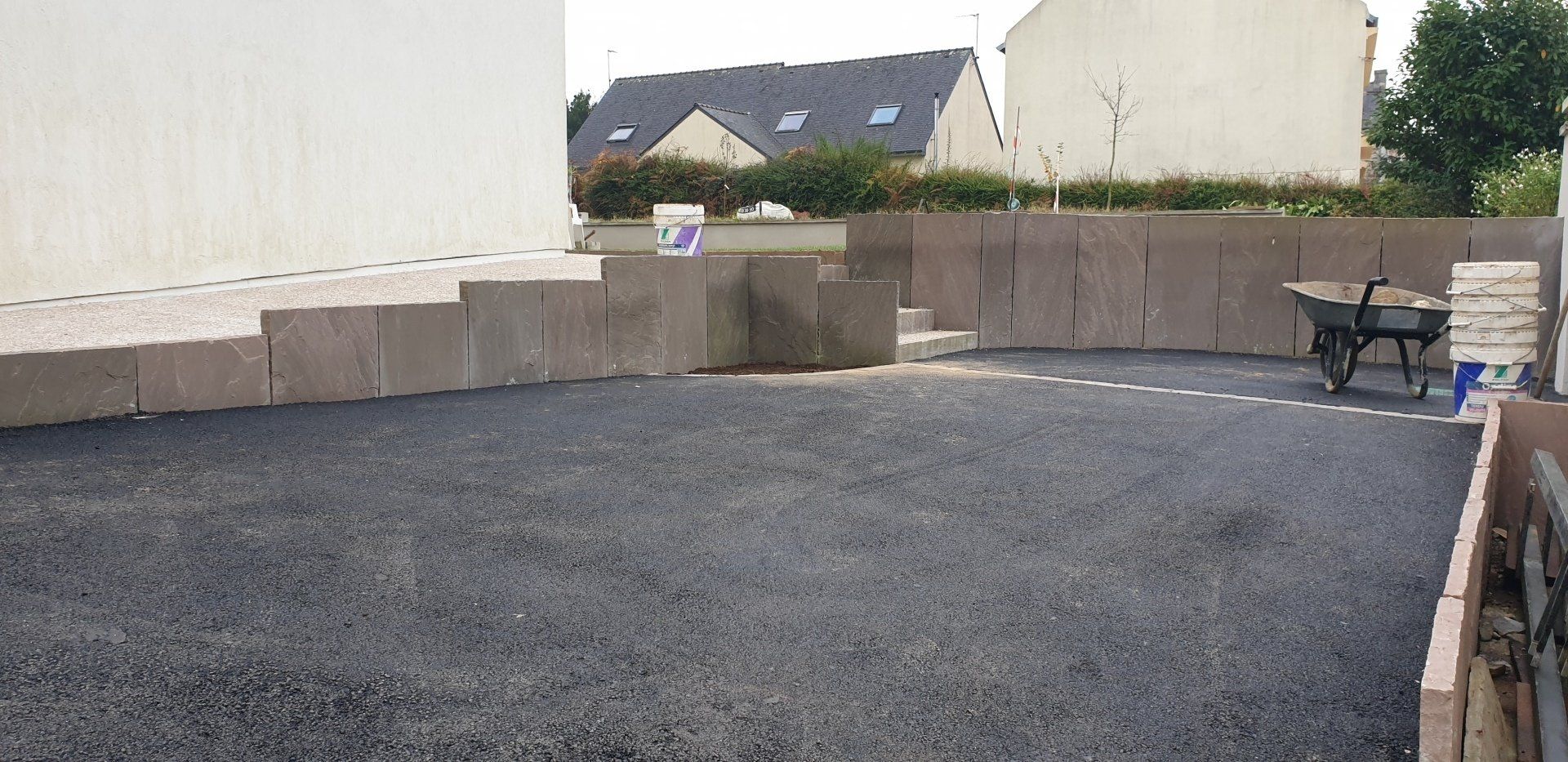 Palissade en grès avec escalier