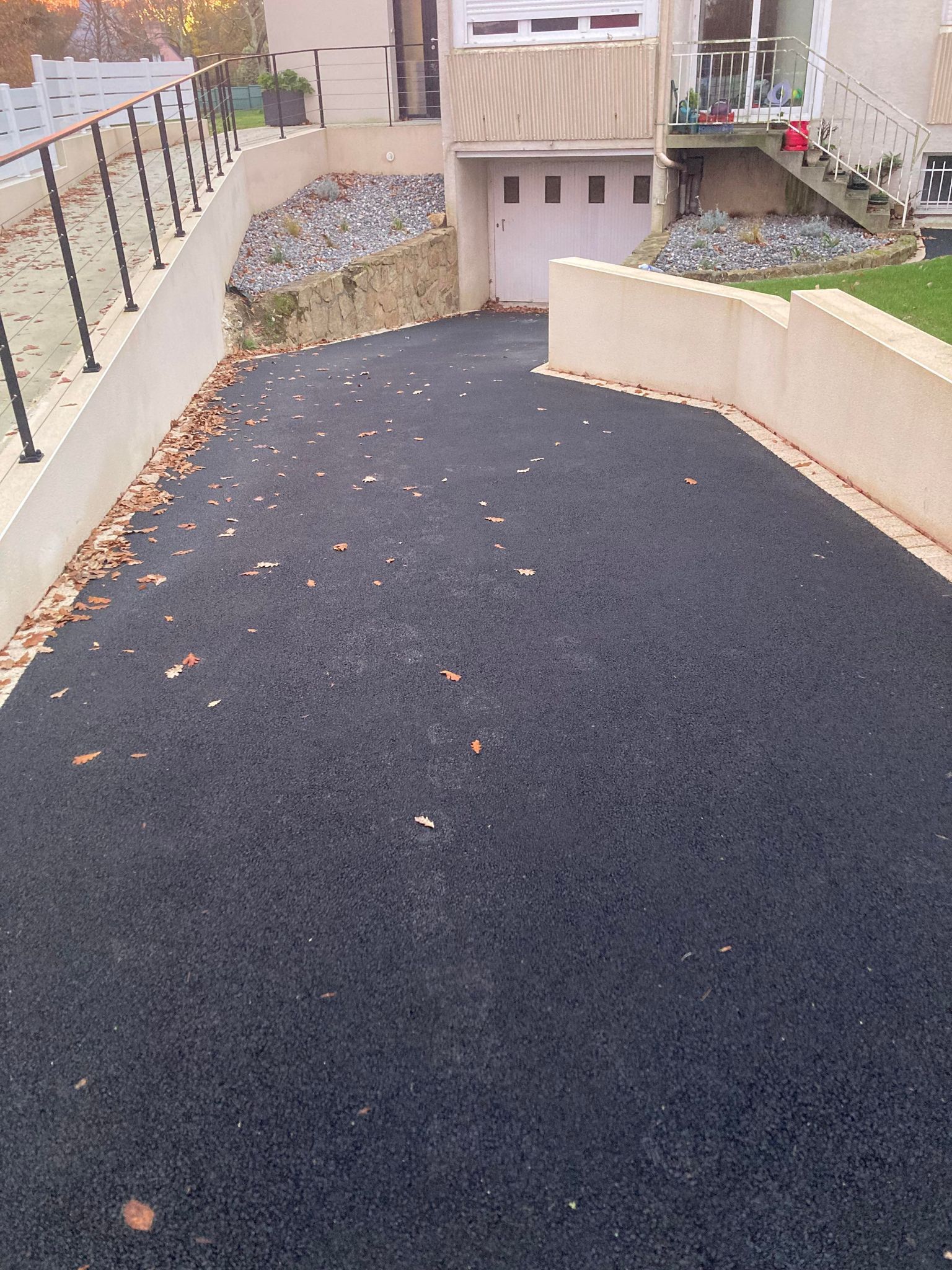 Après descente de garage en enrobé
