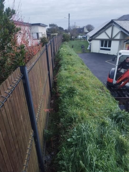 Refection et bachage d'un talus avant