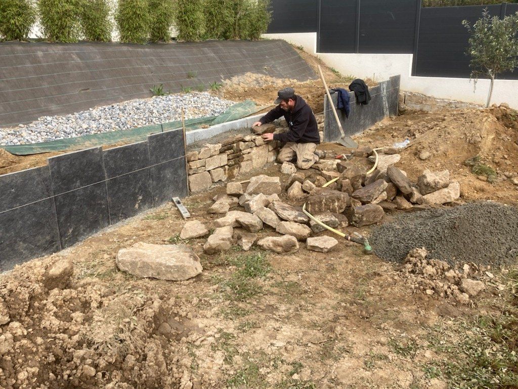 Création d'un muret en pierre