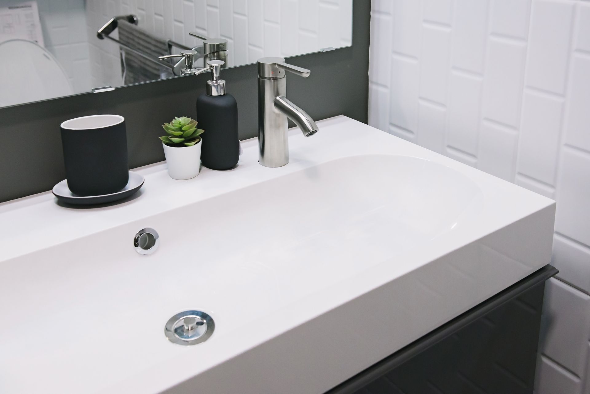 Une vasque de salle de bains