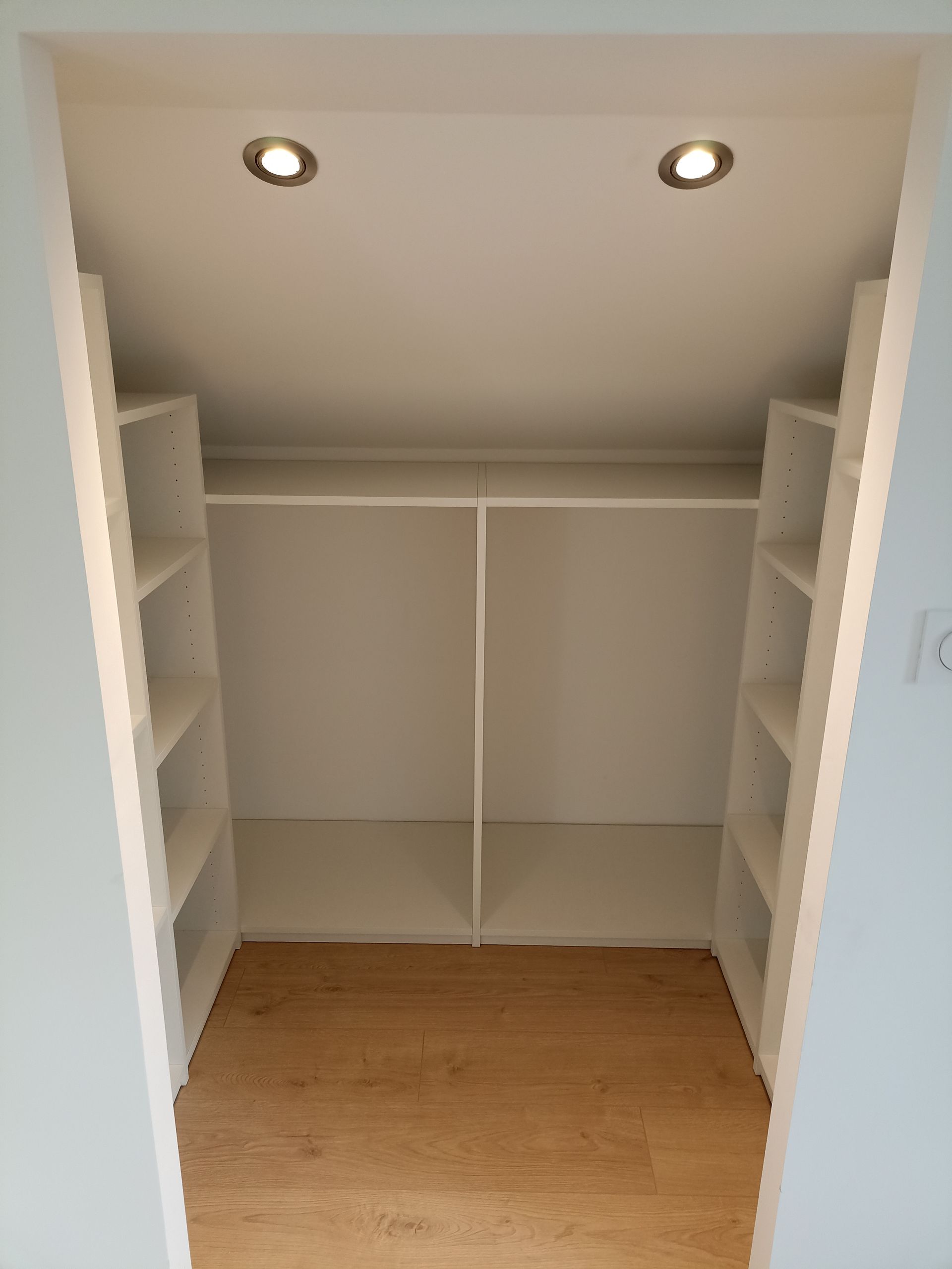 Placard intégré blanc sur mesure