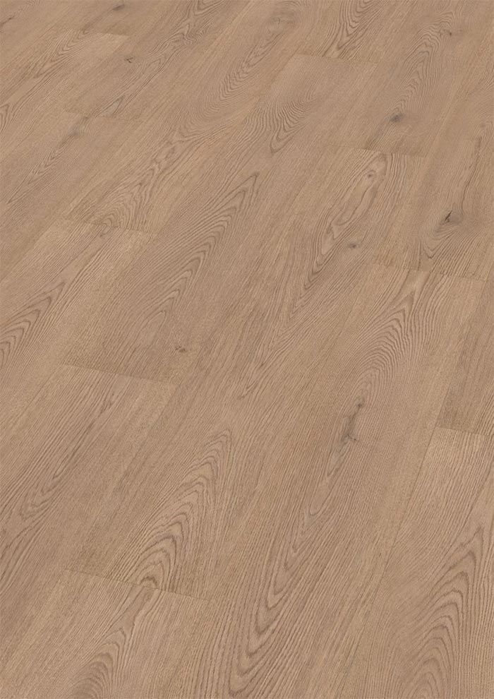 Suelo de madera de color marrón claro con veta visible.