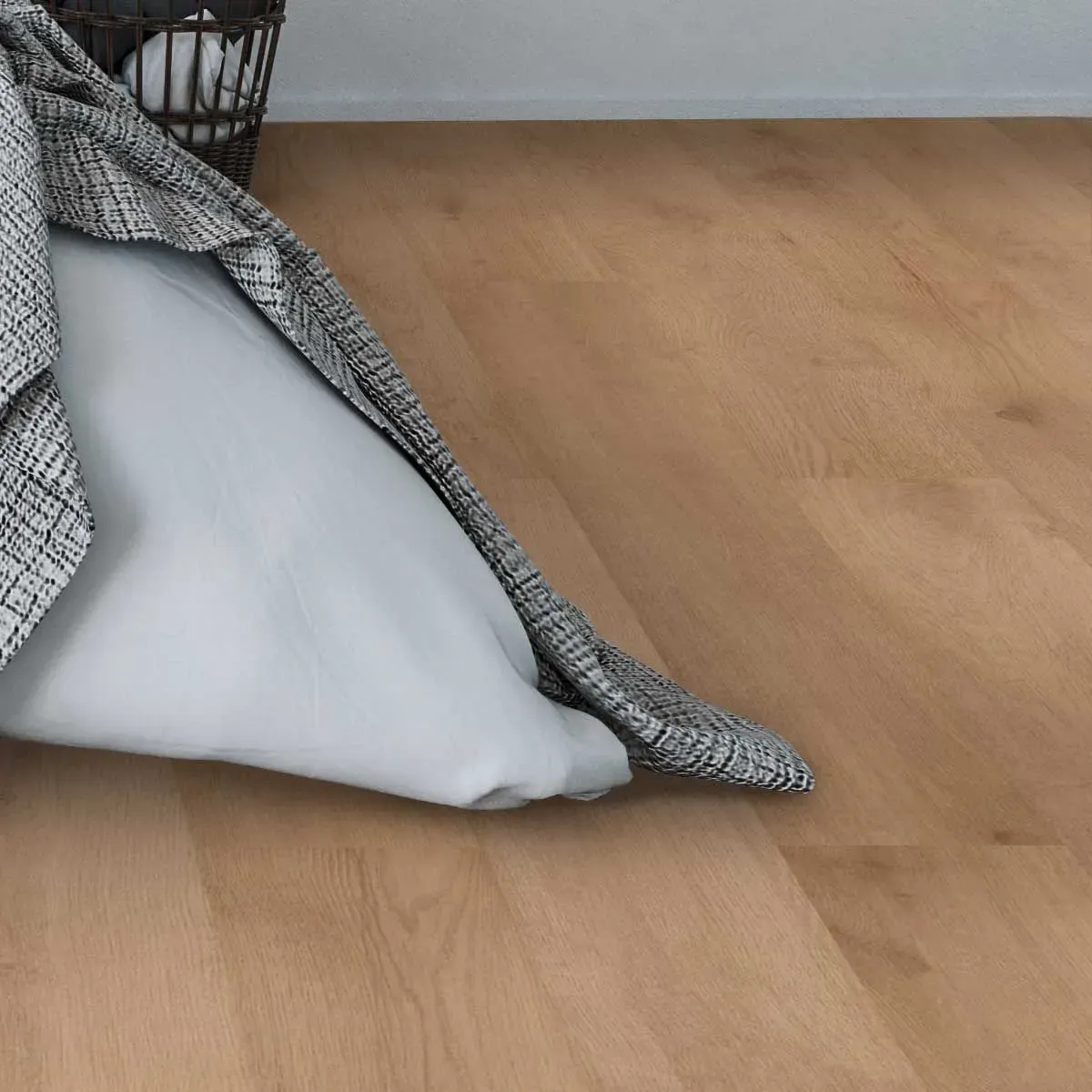 Piso de madera de roble claro, vista en ángulo.