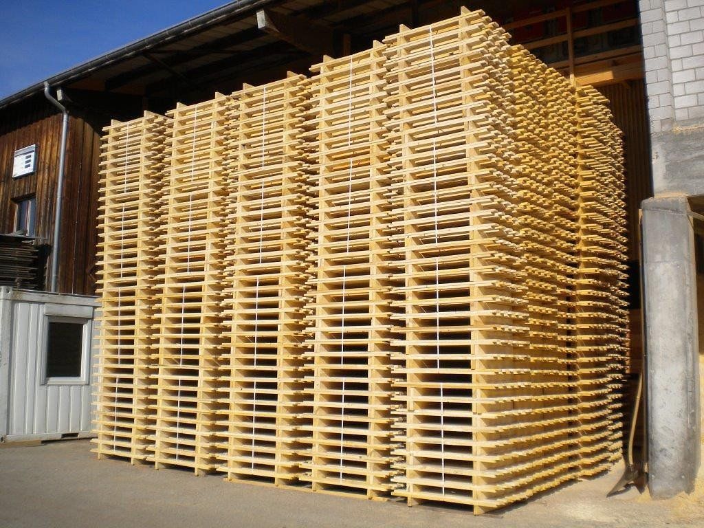 Holz Paletten | Bachmann Sägerei AG