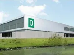 In einer Stadt entsteht ein Decathlon-Geschäft.