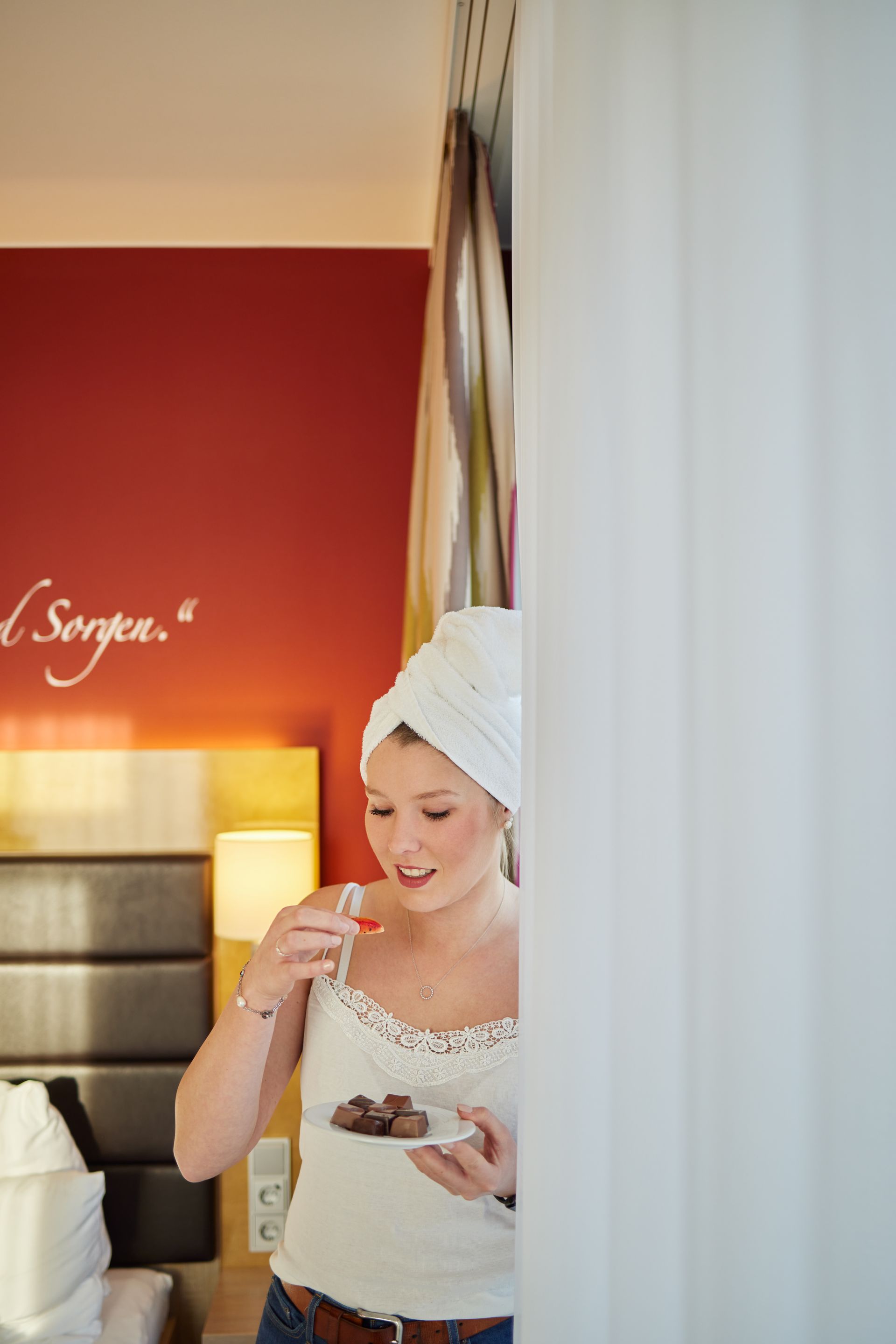 https://de.cdn-website.com/b8a731cd29454a6a901a1a375a1463cb/dms3rep/multi/2022.11_SCHOKOLADENHOTEL1124_Online_72dpi_CP.jpg