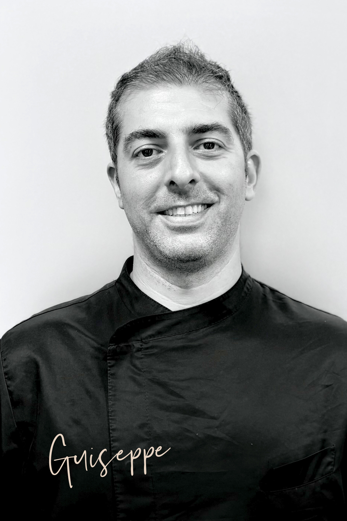 Giuseppe, unser 2. Küchenchef mit einem freundlichen lächeln.