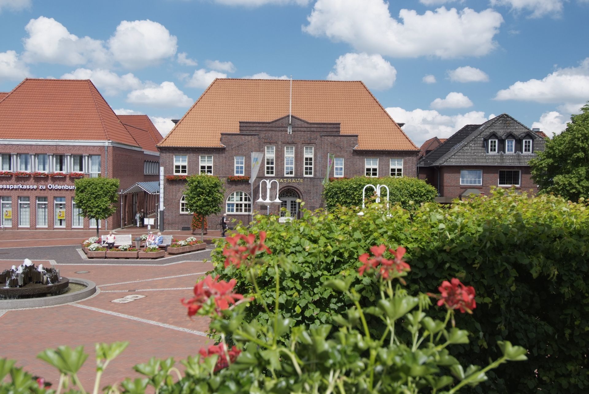 Westersteder Duz-Platz und Westersteder Touristikgebäude