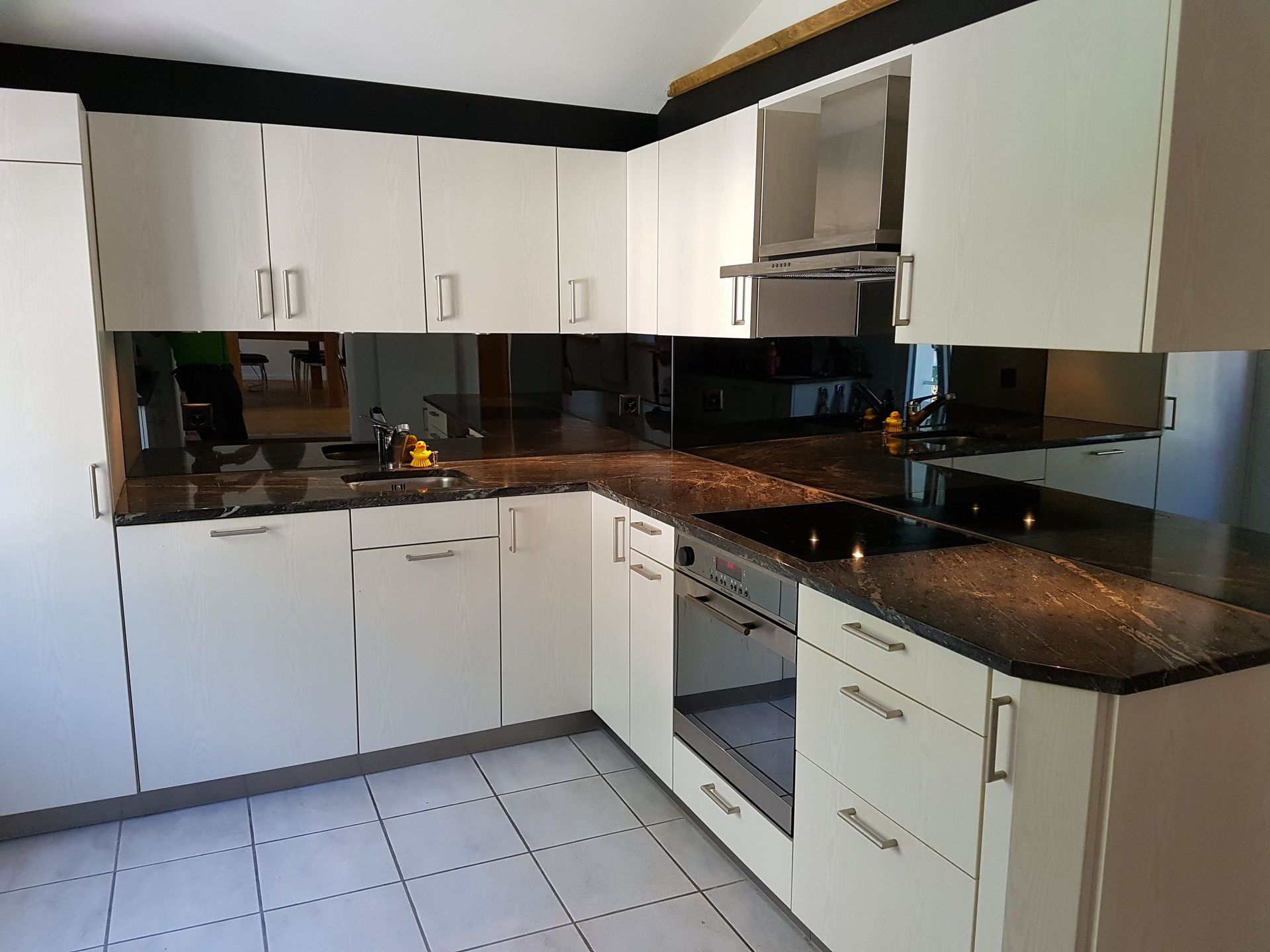 Glasrückwand - Glas Schneller GmbH - Rüti