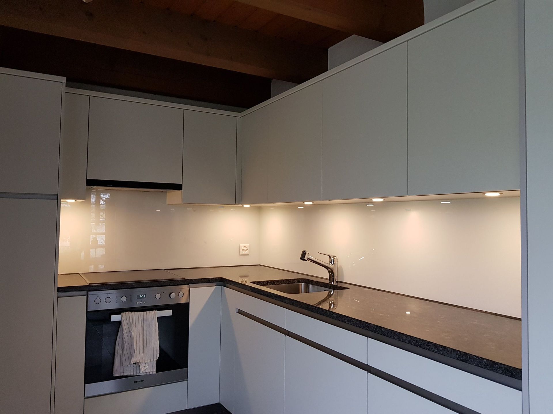 Glasrückwand - Glas Schneller GmbH - Rüti