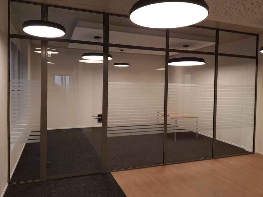 Glastrennwand - Glas Schneller GmbH - Rüti