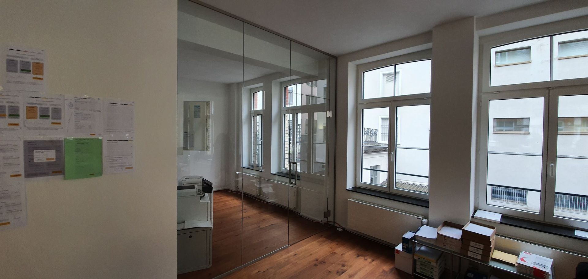 Glastrennwand - Glas Schneller GmbH - Rüti