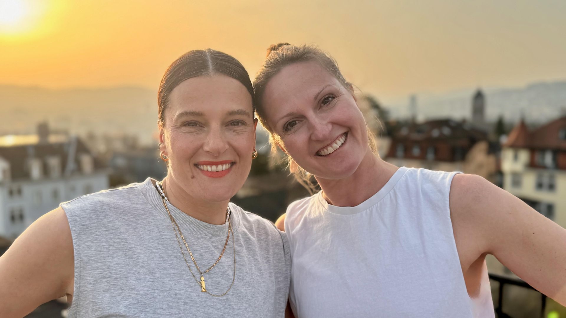 Pilates meets Yoga - zwei Welten, ein Ziel! mit Christina Schleef und Isabelle Petersson