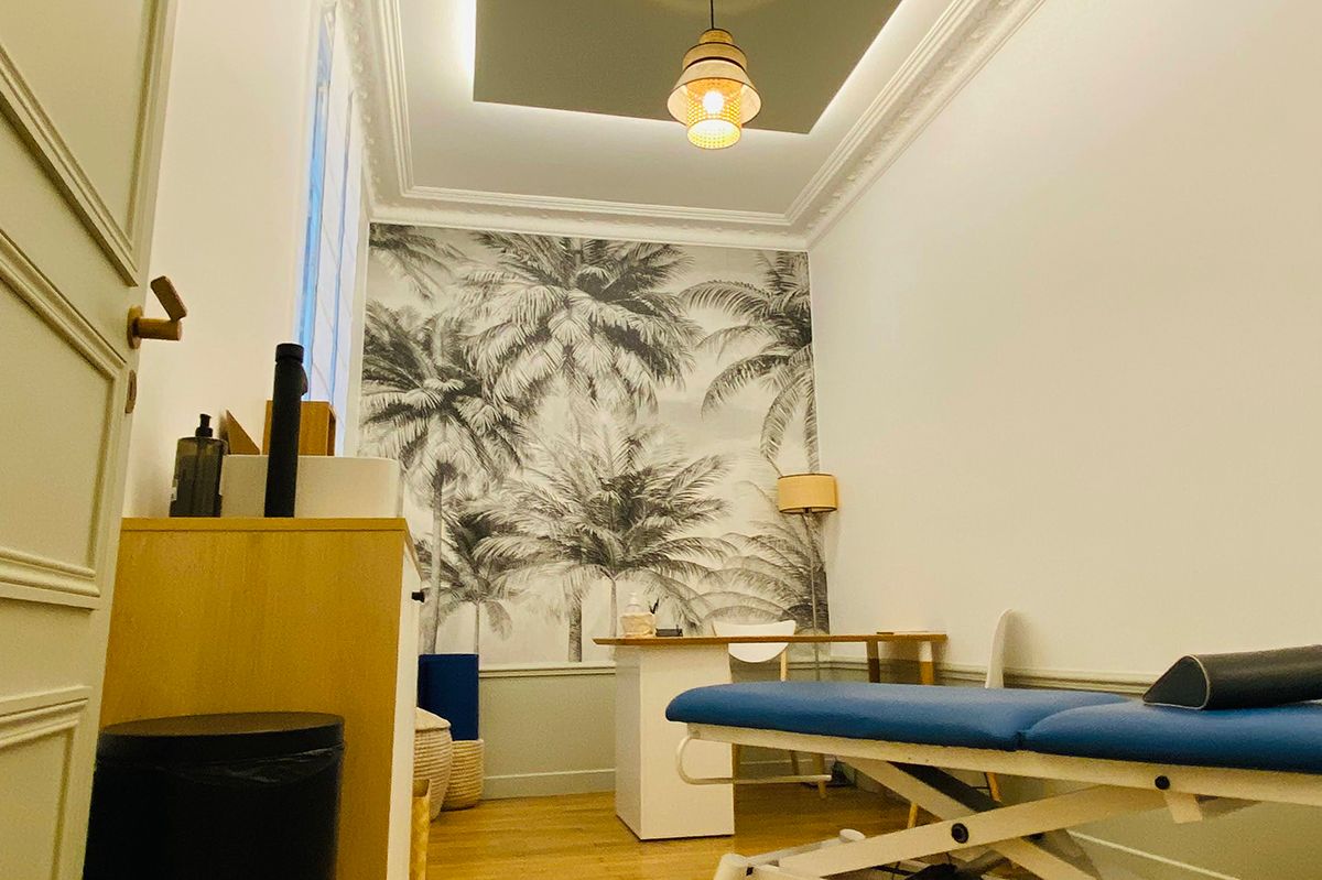 Un plafond bicolore dans un cabinet