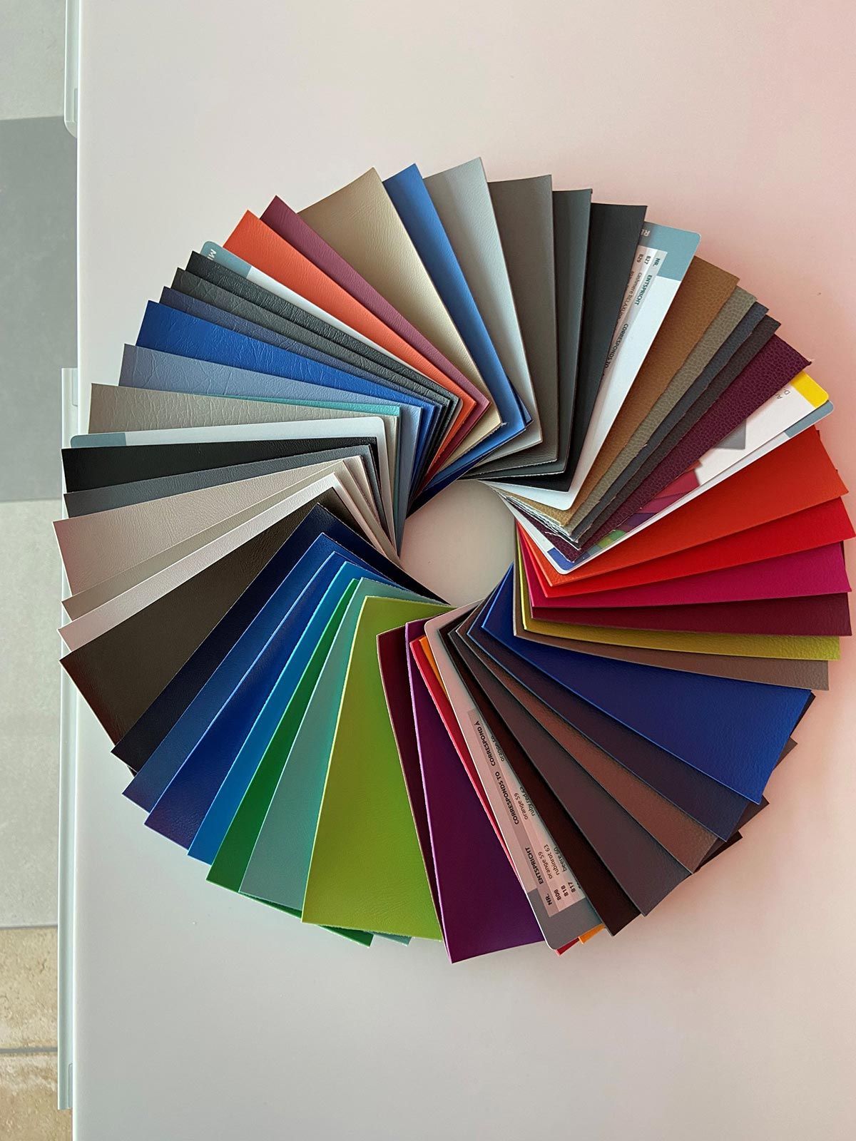 Gamme de coloris pour le Re-skaïage de fauteuil