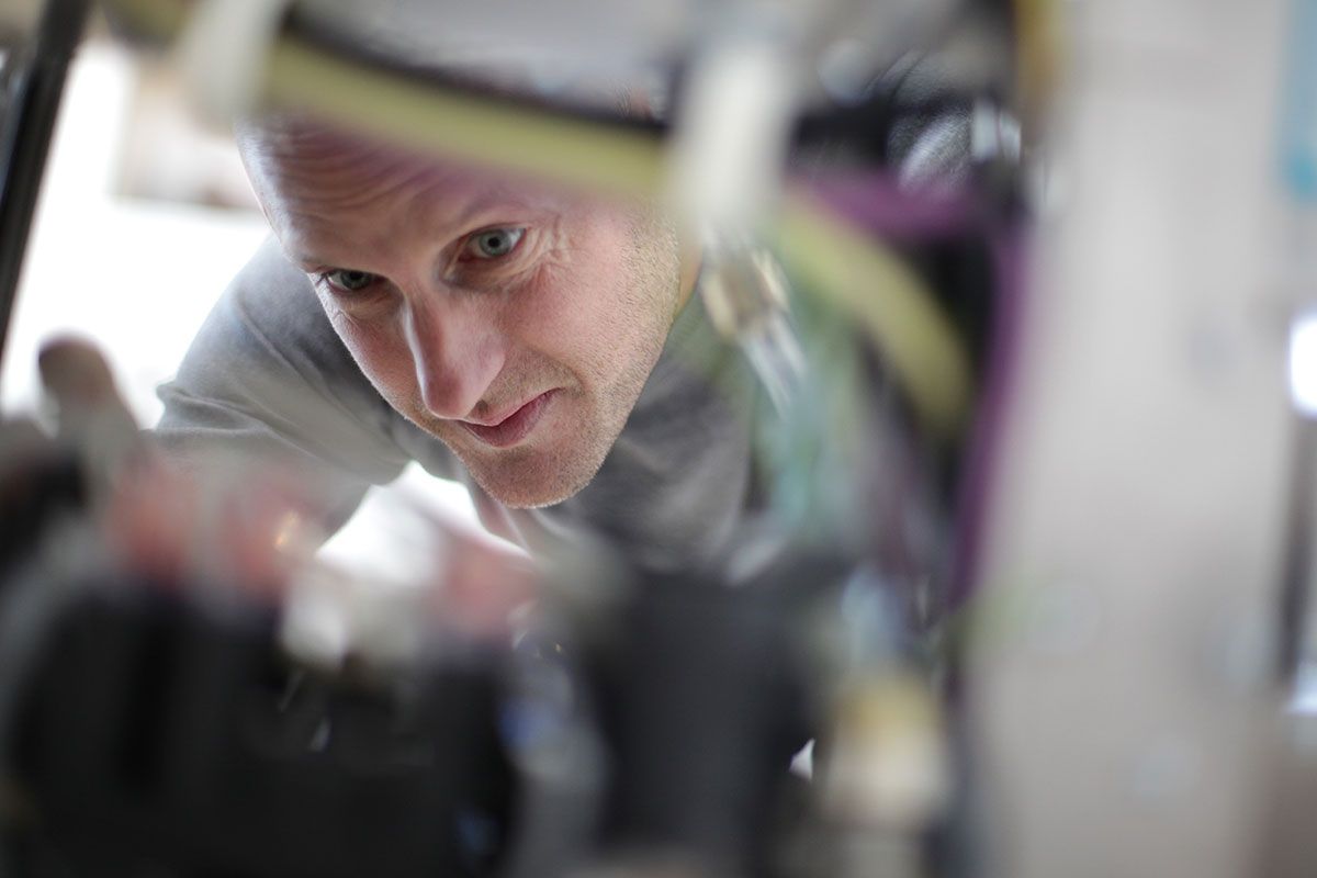 Technicien pour la maintenance de matériel dentaire