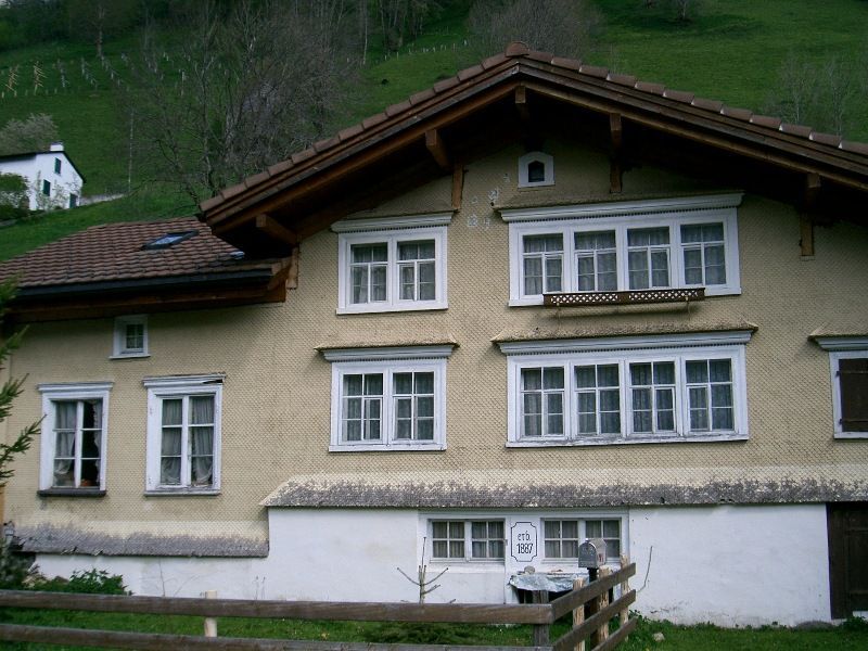 Alte Fassade vorher - M. Baumgartner Holzbau - Wuppenau