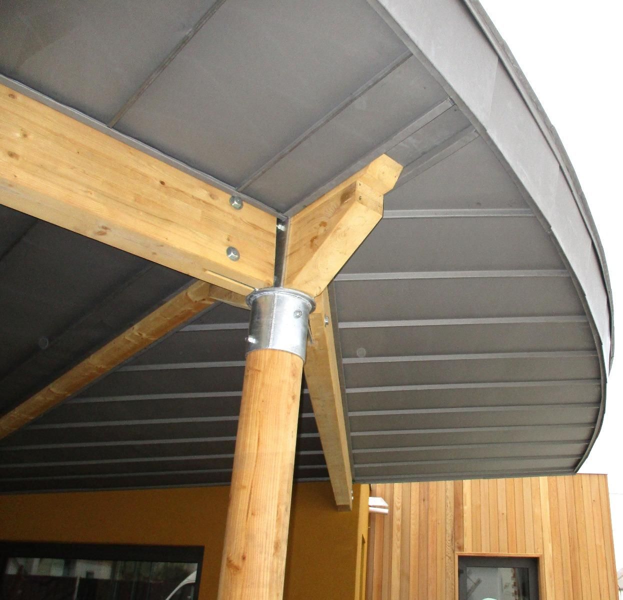 La Madeleine de Guérande - Extension Ecole St Joseph - Couverture et habillage sous-face  auvent entrée zinc joint debout - Atelier Absis Architecte Pornichet
