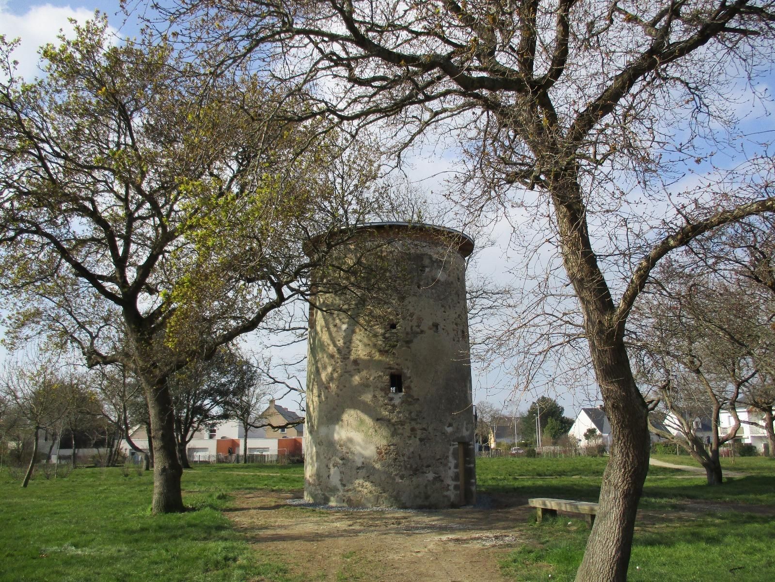 Saint Marc sur Mer - Rénovation Moulin de Brancieux pour Commune de St Nazaire - Couverture gironnée zinc joint debout - F. NARBONNE Lieux-Equations Architecte St Nazaire - Chantier public