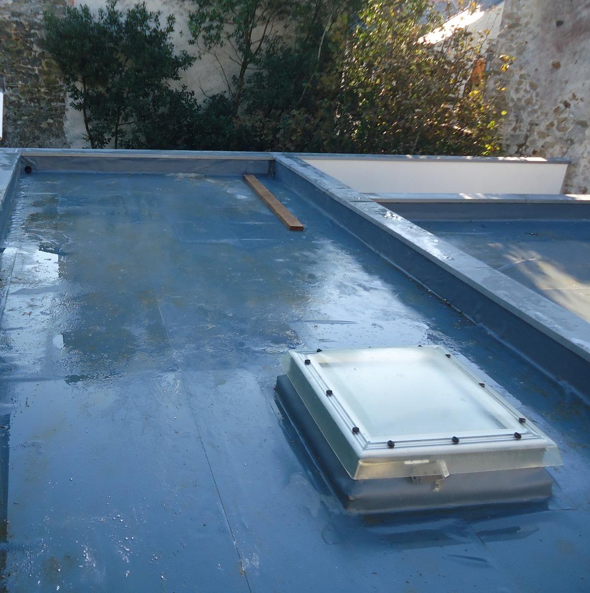 Le Pouliguen centre - Etanchéité toits terrasse inaccessibles membrane PVC - Vélux coupole - Bruno Chanteloup architecte Batz sur Mer