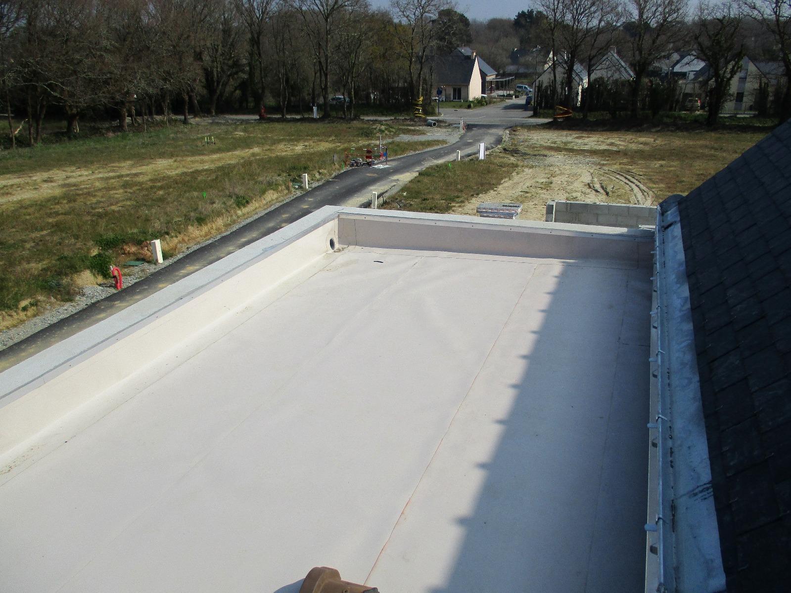 Mesquer - Construction neuve - Etanchéité toit terrasse inaccessible - Isolation extérieure ép. 200 mm - Membrane FPO 1,5 mm