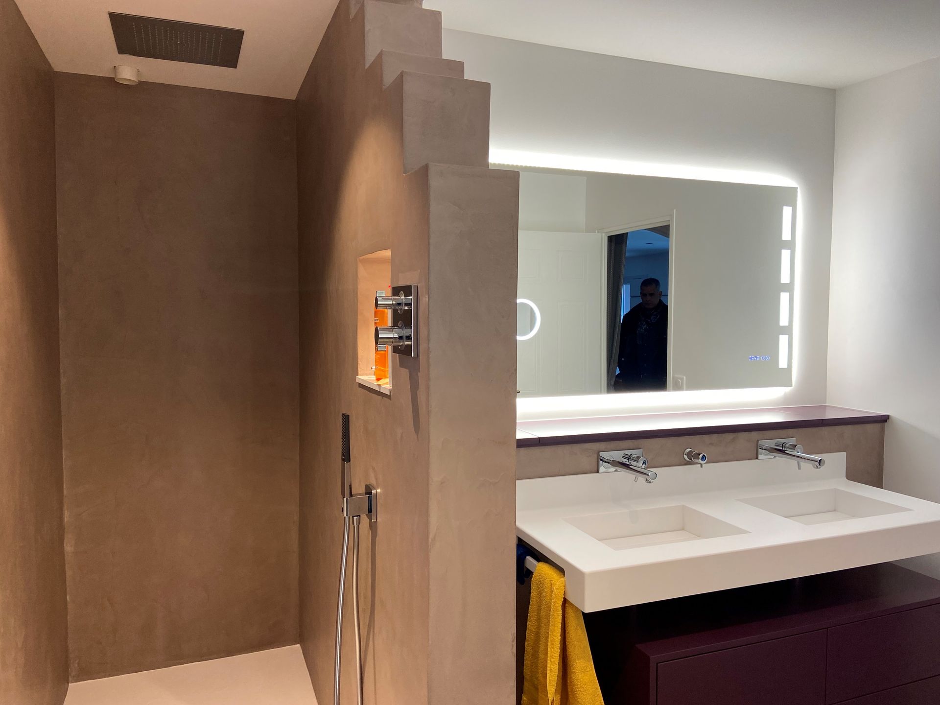 Douche et meuble double vasque