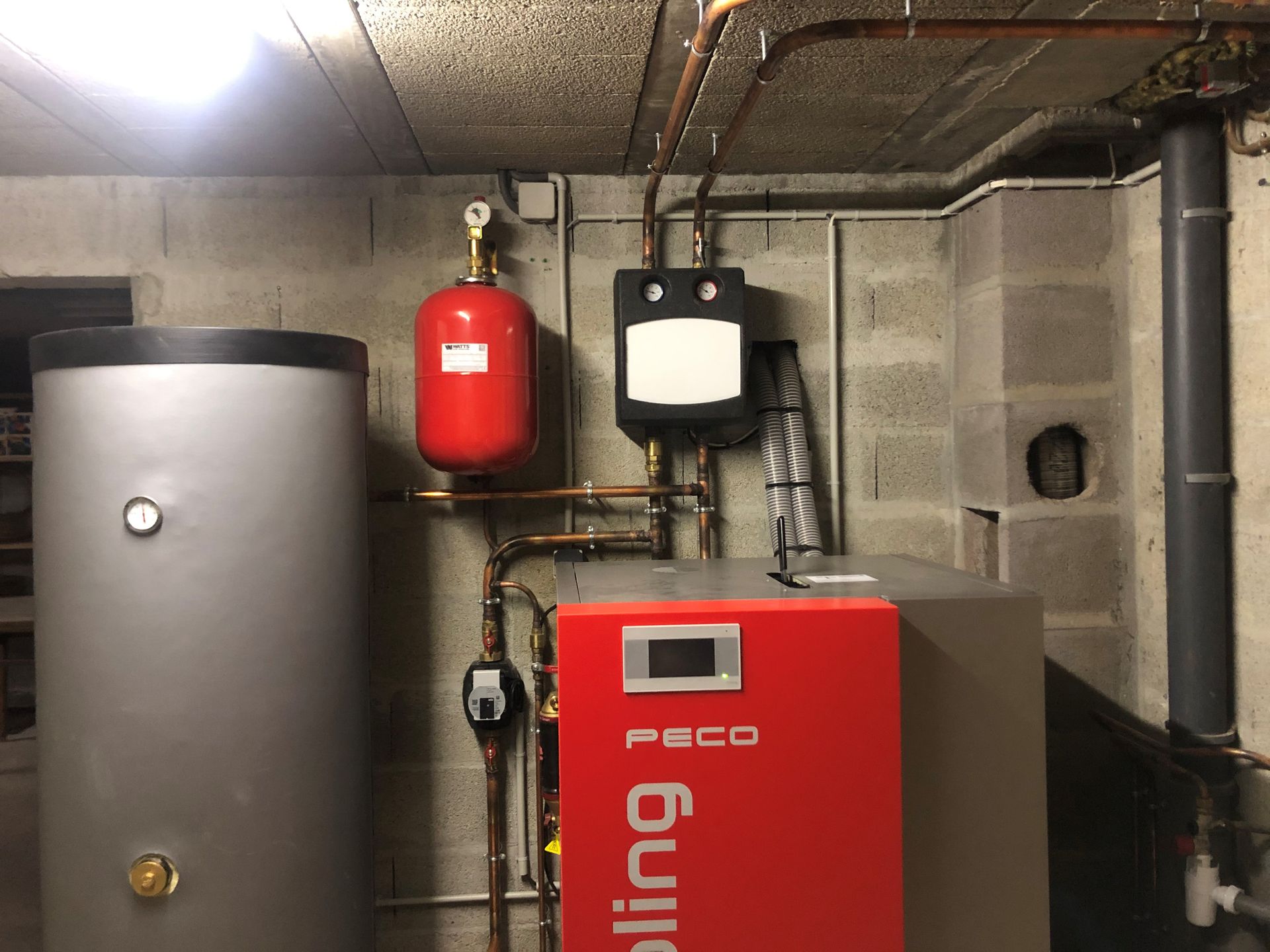 Ballon d'eau chaude rouge