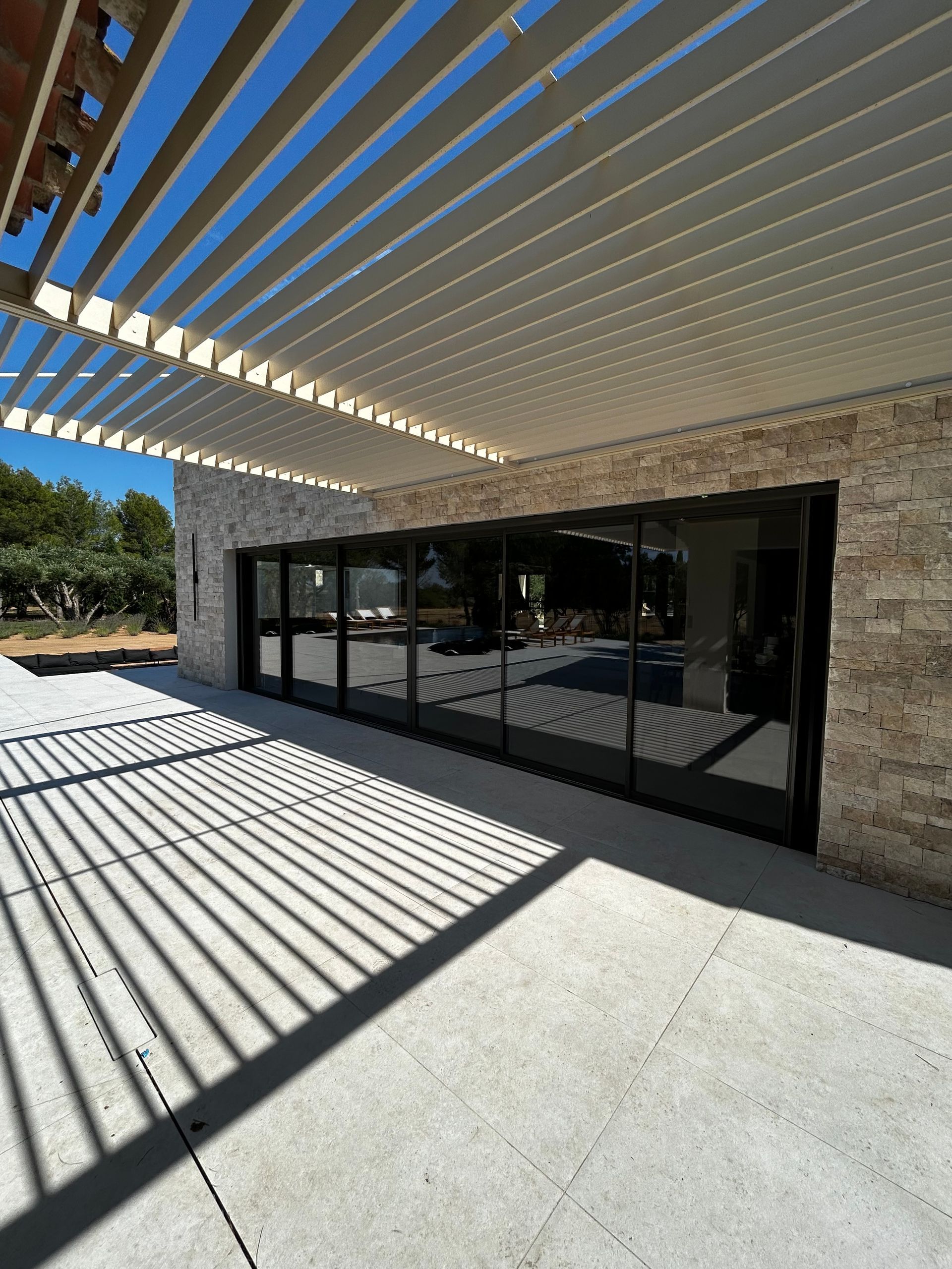 Baies vitrées noires