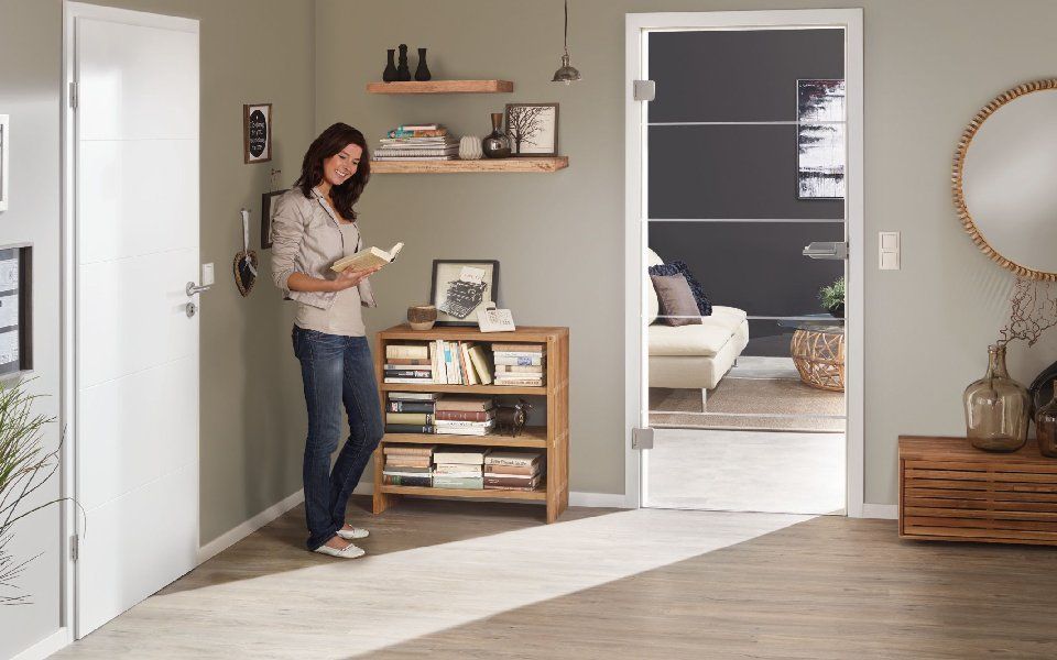 Haustür mit Holz und Glas