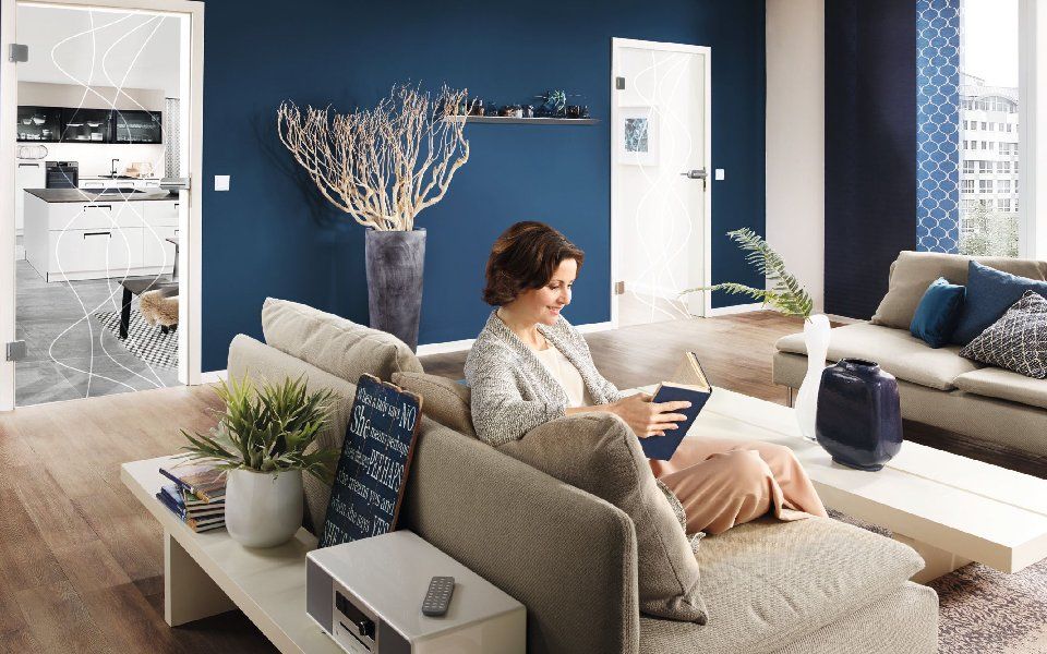 Haustür mit einem Vordach